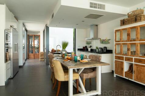 Fantastic house with perfect sea views and rental license in Alcanada