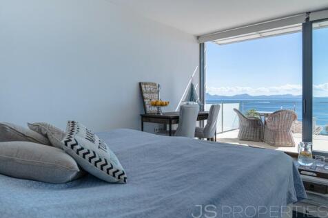 Fantastic house with perfect sea views and rental license in Alcanada