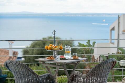 Fantastic house with perfect sea views and rental license in Alcanada