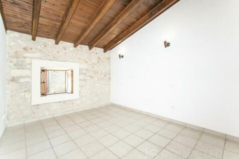 TRADITIONAL TOWNHOUSE FOR SALE IN THE HEART OF COSTITX