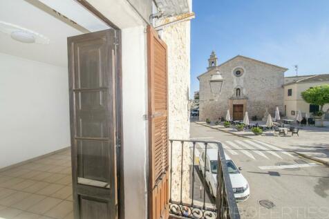 TRADITIONAL TOWNHOUSE FOR SALE IN THE HEART OF COSTITX