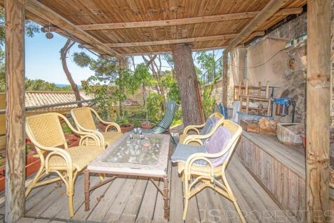 COZY VILLA FOR SALE IN COSTA DE LA CALMA
