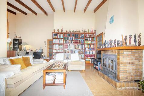 COZY VILLA FOR SALE IN COSTA DE LA CALMA