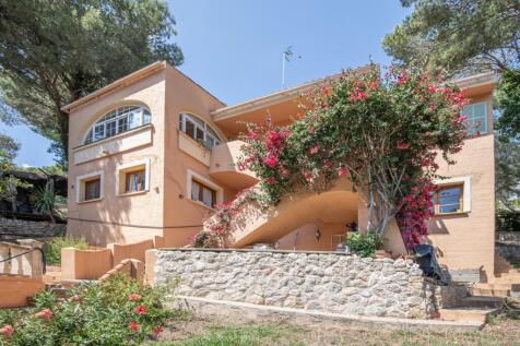 COZY VILLA FOR SALE IN COSTA DE LA CALMA