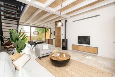 Luxurious townhouse in Pollenca