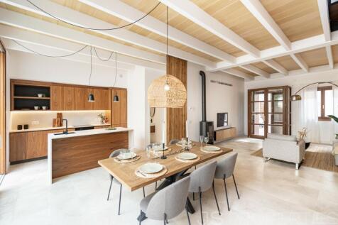 Luxurious townhouse in Pollenca
