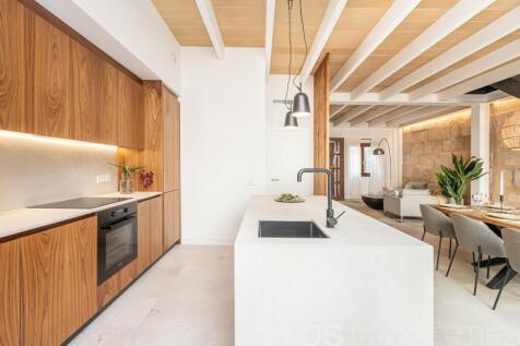 Luxurious townhouse in Pollenca