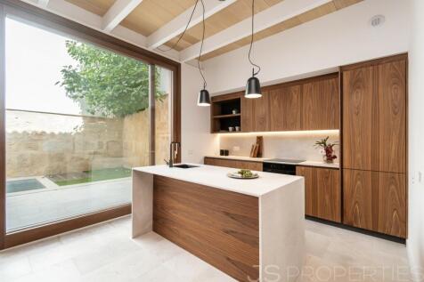 Luxurious townhouse in Pollenca