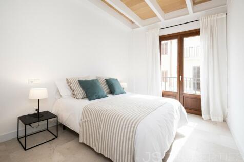Luxurious townhouse in Pollenca