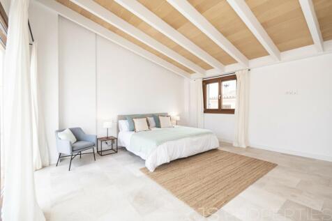 Luxurious townhouse in Pollenca