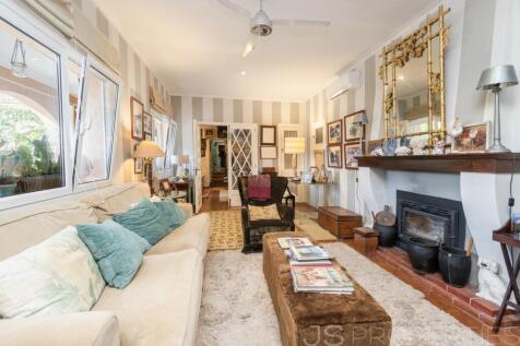 Excellent Villa with spectacular sea views 