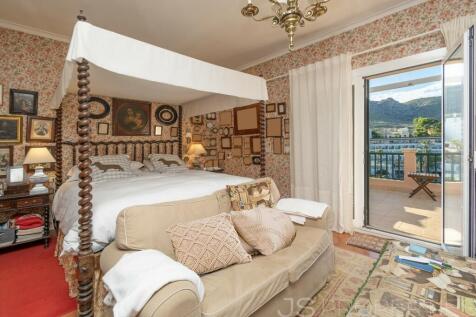 Excellent Villa with spectacular sea views 