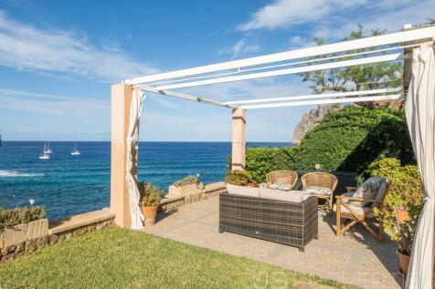 Excellent Villa with spectacular sea views 