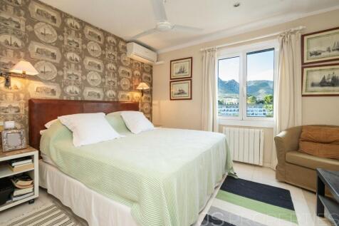 Excellent Villa with spectacular sea views 
