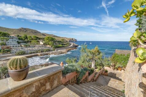 Excellent Villa with spectacular sea views 