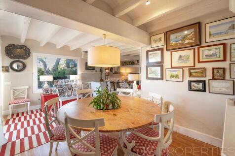 Excellent Villa with spectacular sea views 
