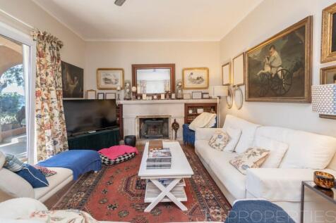 Excellent Villa with spectacular sea views 