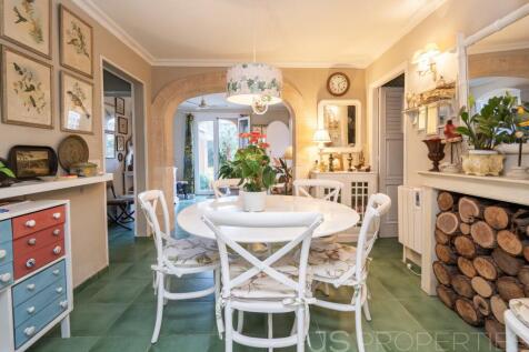 Excellent Villa with spectacular sea views 