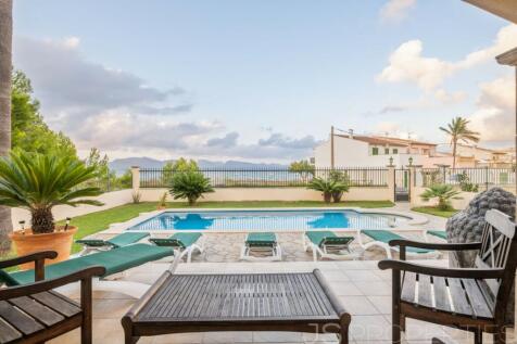 BEAUTIFUL SEAFRONT PROPERTY FOR SALE IN MANRESA