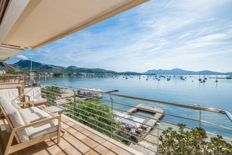 MODERN FRONTLINE APARTMENT WITH SEA VIEWS FOR SALE