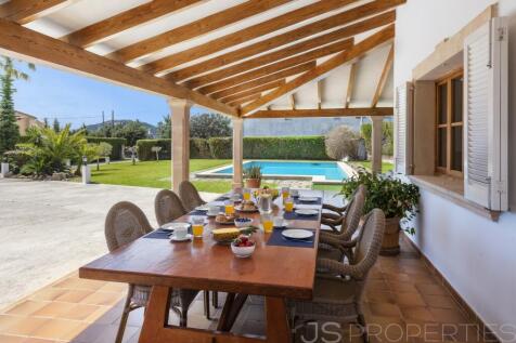 Rustic Villa in walking distance to Port de Pollenca