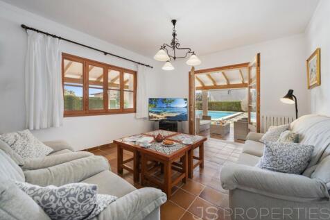 Rustic Villa in walking distance to Port de Pollenca