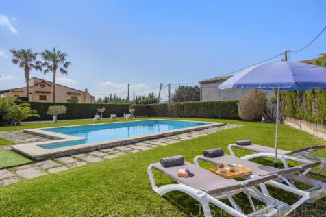 Rustic Villa in walking distance to Port de Pollenca