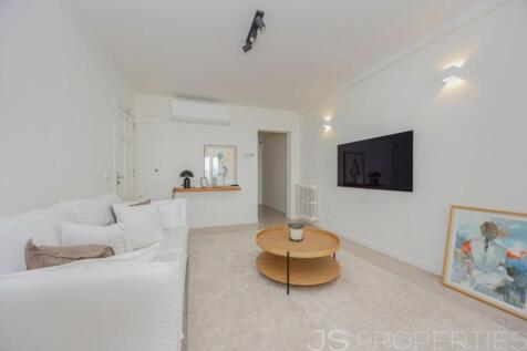 FANTASTIC APARTMENT ON THE FRONT LINE OF THE PORT OF POLLENSA