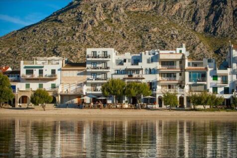 FANTASTIC APARTMENT ON THE FRONT LINE OF THE PORT OF POLLENSA