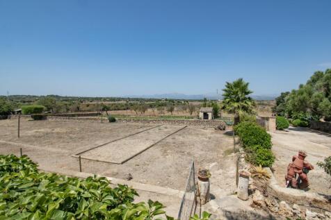 SPECTACULAR VILLA WITH LARGE TERRAIN