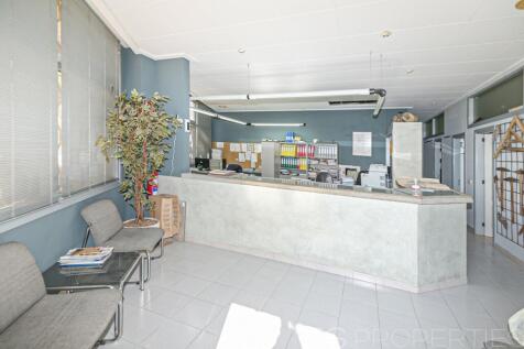 LARGE COMMERCIAL PREMISES FOR SALE IN PUERTO POLLENSA