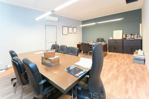 LARGE COMMERCIAL PREMISES FOR SALE IN PUERTO POLLENSA