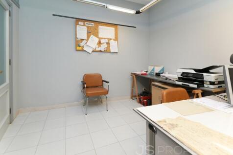 LARGE COMMERCIAL PREMISES FOR SALE IN PUERTO POLLENSA