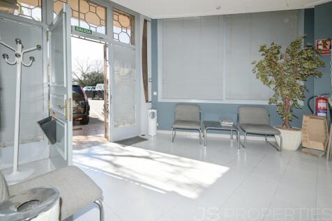 LARGE COMMERCIAL PREMISES FOR SALE IN PUERTO POLLENSA