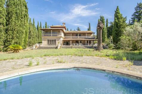 LARGE TRADITIONAL MANSION FOR SALE IN POLLENSA 
