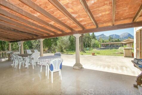 LARGE TRADITIONAL MANSION FOR SALE IN POLLENSA 