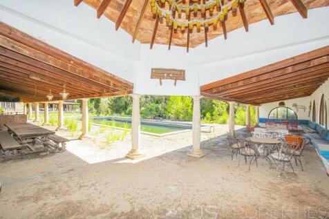 LARGE TRADITIONAL MANSION FOR SALE IN POLLENSA 