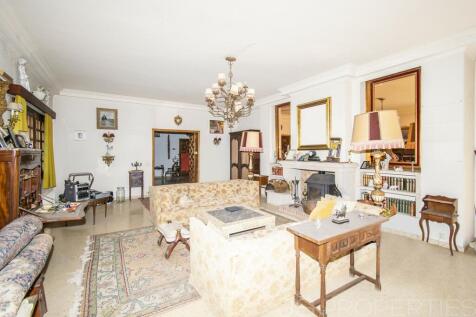 LARGE TRADITIONAL MANSION FOR SALE IN POLLENSA 