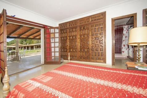 LARGE TRADITIONAL MANSION FOR SALE IN POLLENSA 
