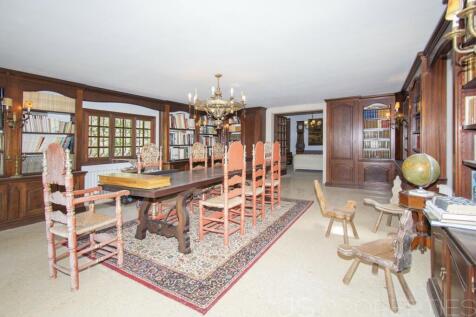 LARGE TRADITIONAL MANSION FOR SALE IN POLLENSA 