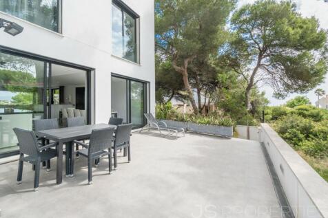 TOWNHOUSE IN PLAYA DE MURO WITH RENTAL LICENSE