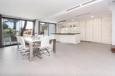 TOWNHOUSE IN PLAYA DE MURO WITH RENTAL LICENSE