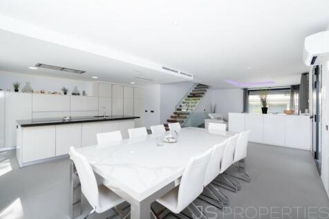 TOWNHOUSE IN PLAYA DE MURO WITH RENTAL LICENSE