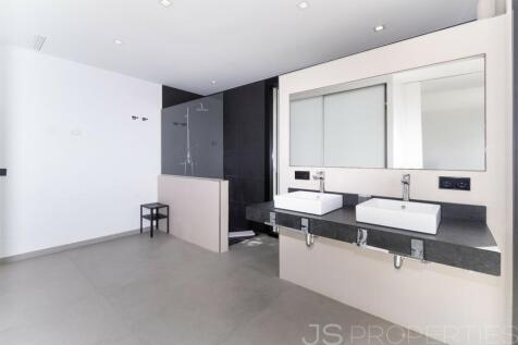 TOWNHOUSE IN PLAYA DE MURO WITH RENTAL LICENSE