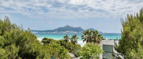 TOWNHOUSE IN PLAYA DE MURO WITH RENTAL LICENSE