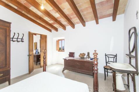 TRADITIONAL MALLORCAN POSSESSION WITH INCREDIBLE VIEWS
