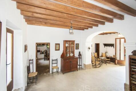 TRADITIONAL MALLORCAN POSSESSION WITH INCREDIBLE VIEWS