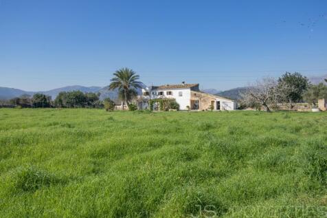 RUSTIC FINCA IN PUERTO POLLENSA
