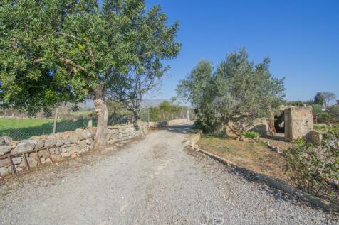 RUSTIC FINCA IN PUERTO POLLENSA