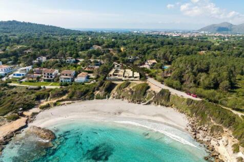 PROJECT OF A SPECTACULAR , SEAFRONT, MODERN VILLA IN MANRESA 